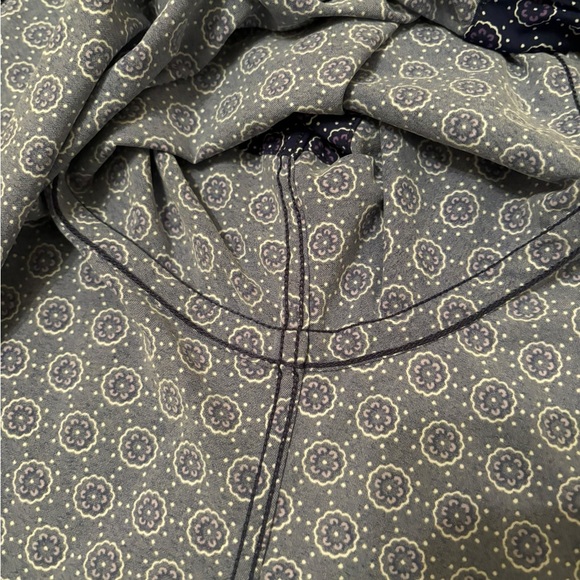 Untuckit Men’s S/S Navy Patterned Collared Shirt SS2024 Sz: Medium - Picture 4 of 6